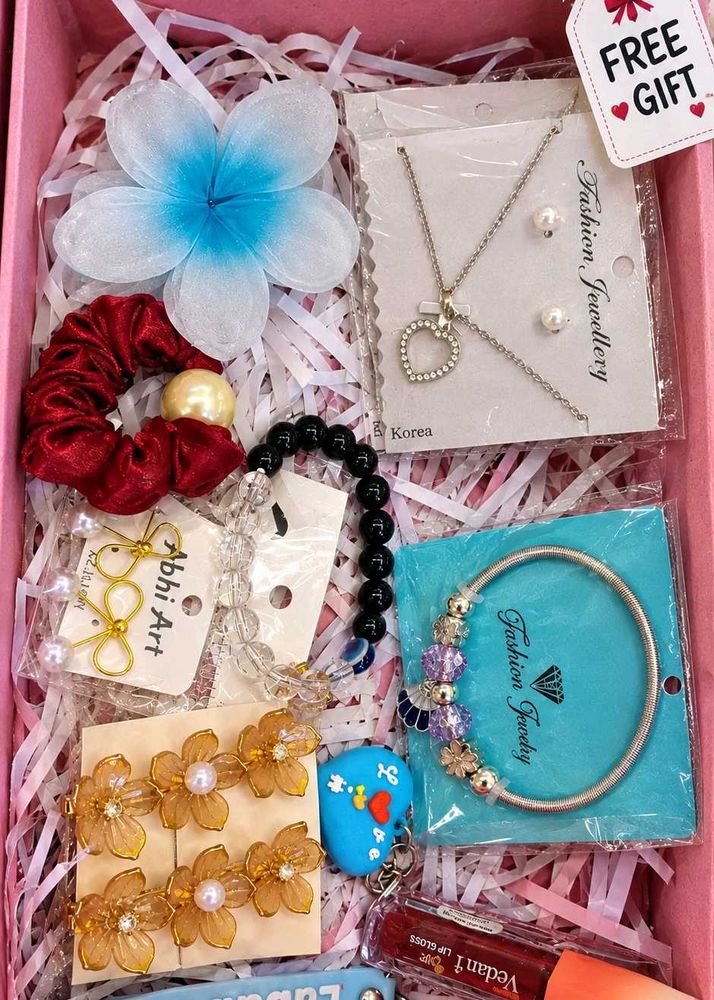 Beautiful esthetic hamper 💞🫰
