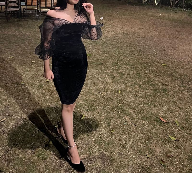 Elegant Black Velvet Off-Shoulder Dress