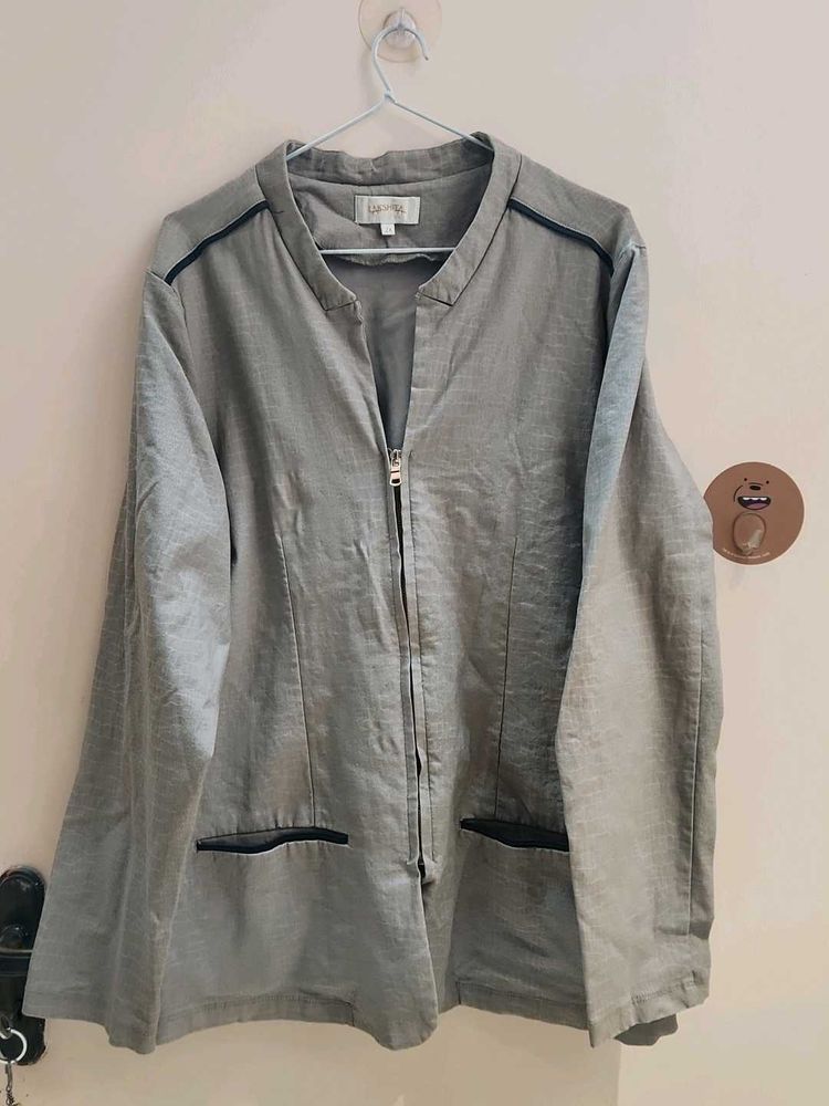 Elegant Grey Zippered Jacket