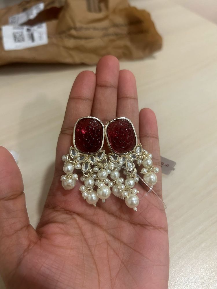 Elegant Red Stone &amp; Pearl Earrings