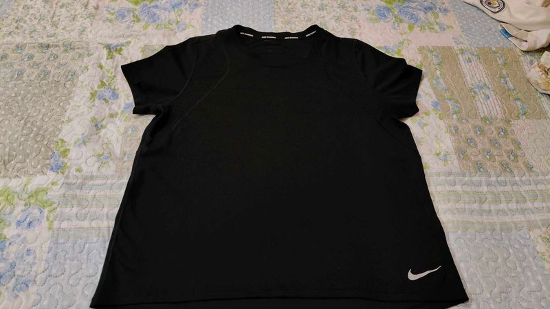 Nike Dri-FIT T-Shirt