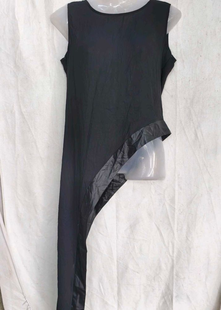 5206. Asymmetrical Black Tunic Top