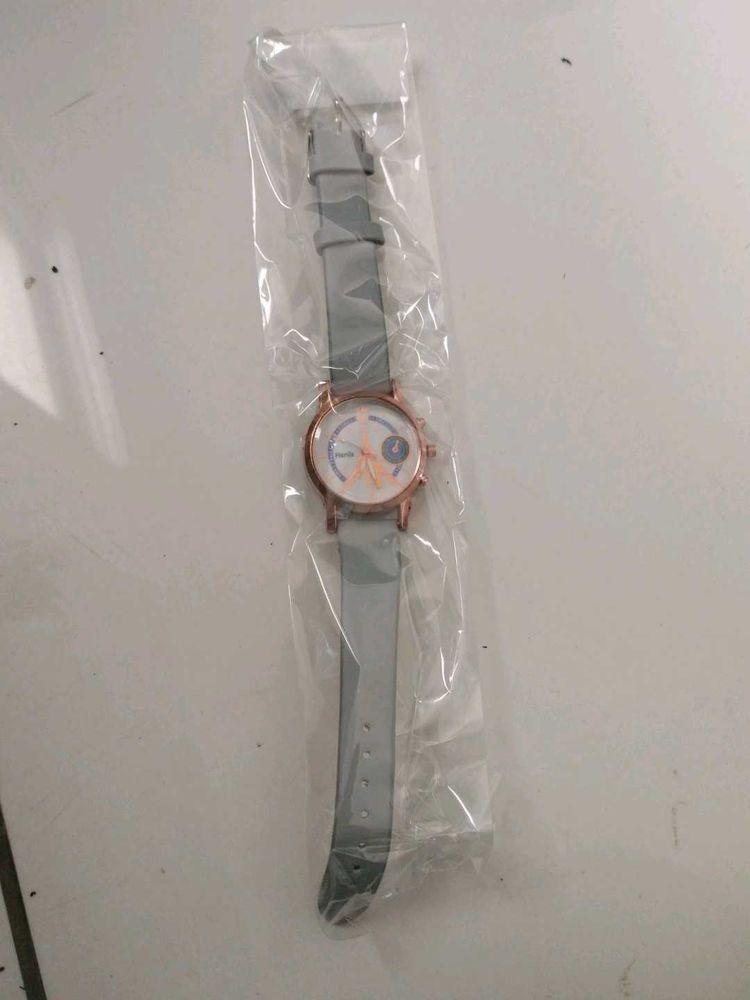Stylish Women's Watch Grey Color