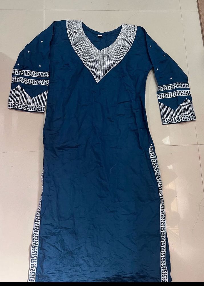 Elegant Blue Embellished Kurta