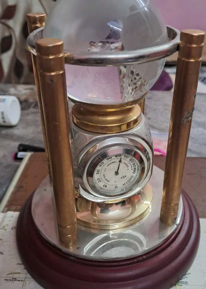 vintage rotating desk clock