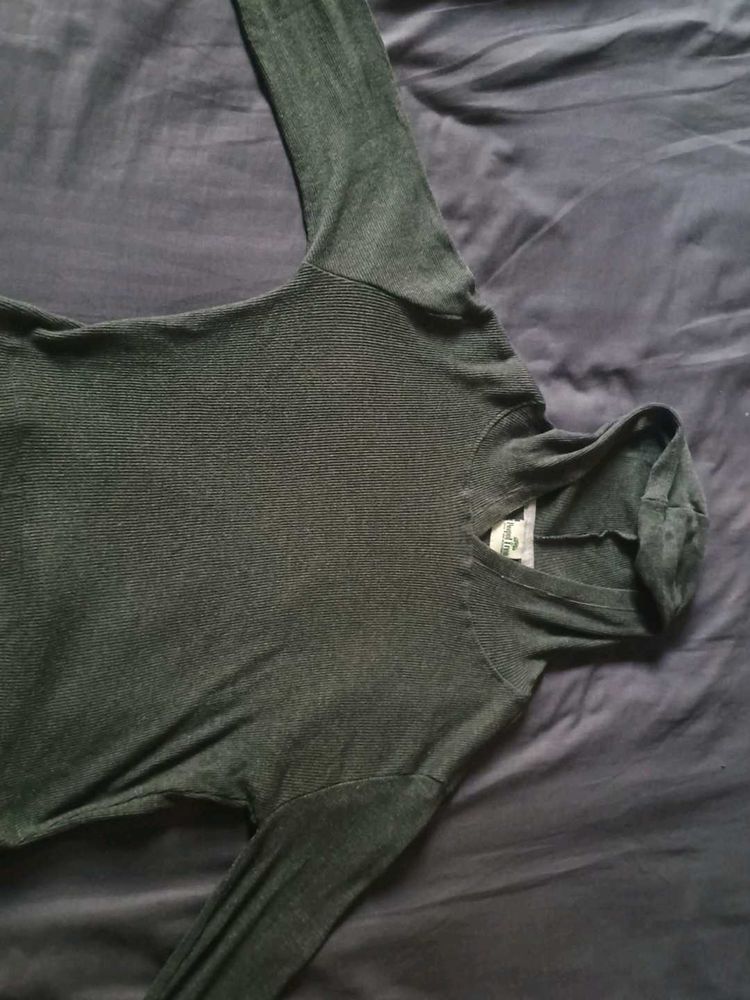 Comfy Dark Gray Knit hoodie type