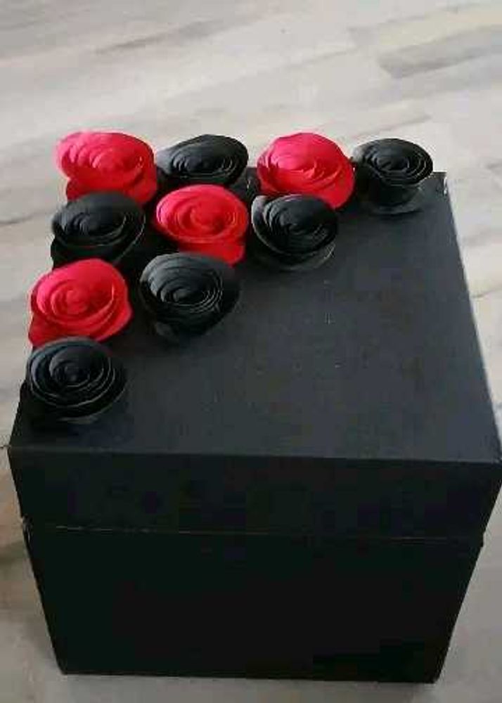 Handmade Black &amp; Red Rose Gift Box