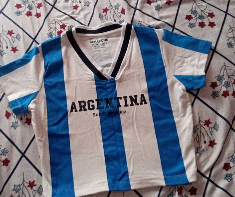 body hugging trendy crop top like jersey