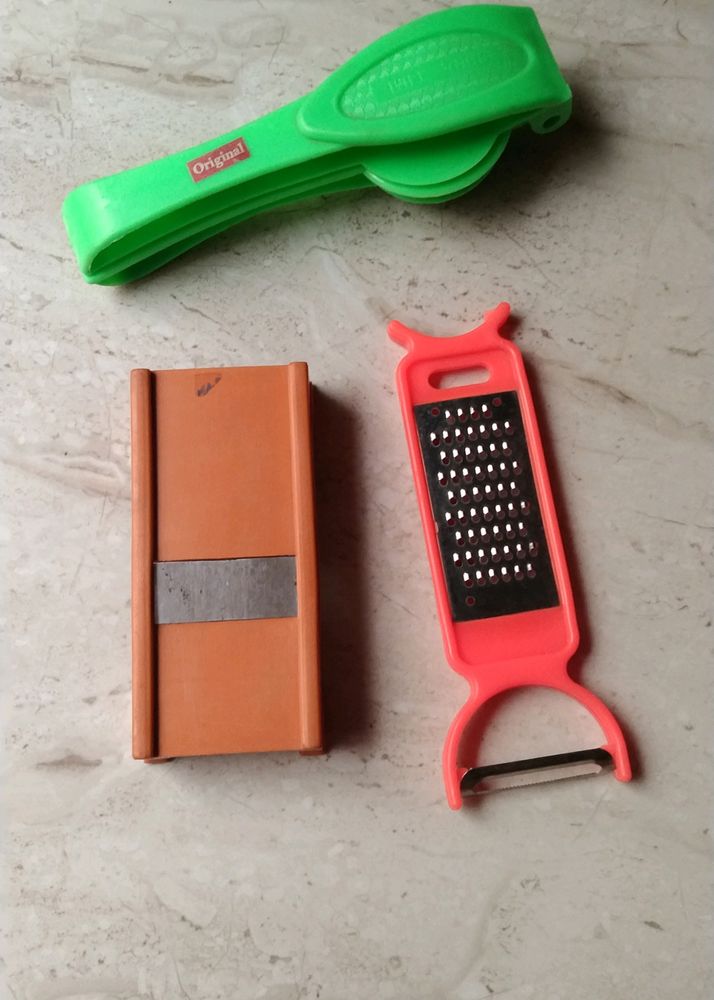 Kitchen Tools/ Greater, Peeler, Lemon Sqeezer