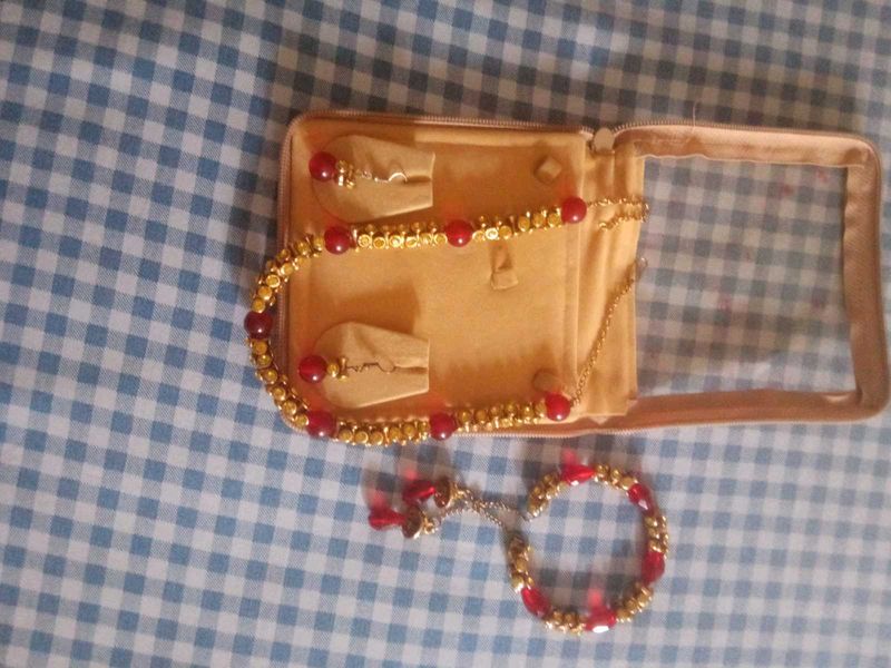 Gold-tone Red Beaded Jewellery Set