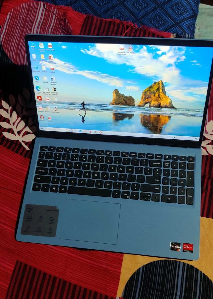 Dell Laptop - Great Condition
