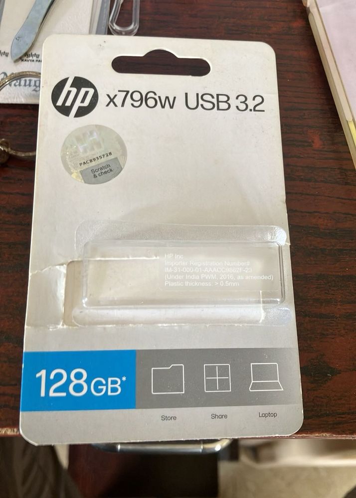 HP x796w USB 3.2 Flash Drive 128GB