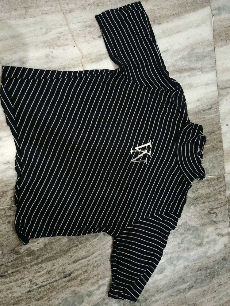 Striped Turtleneck Top Size: Small