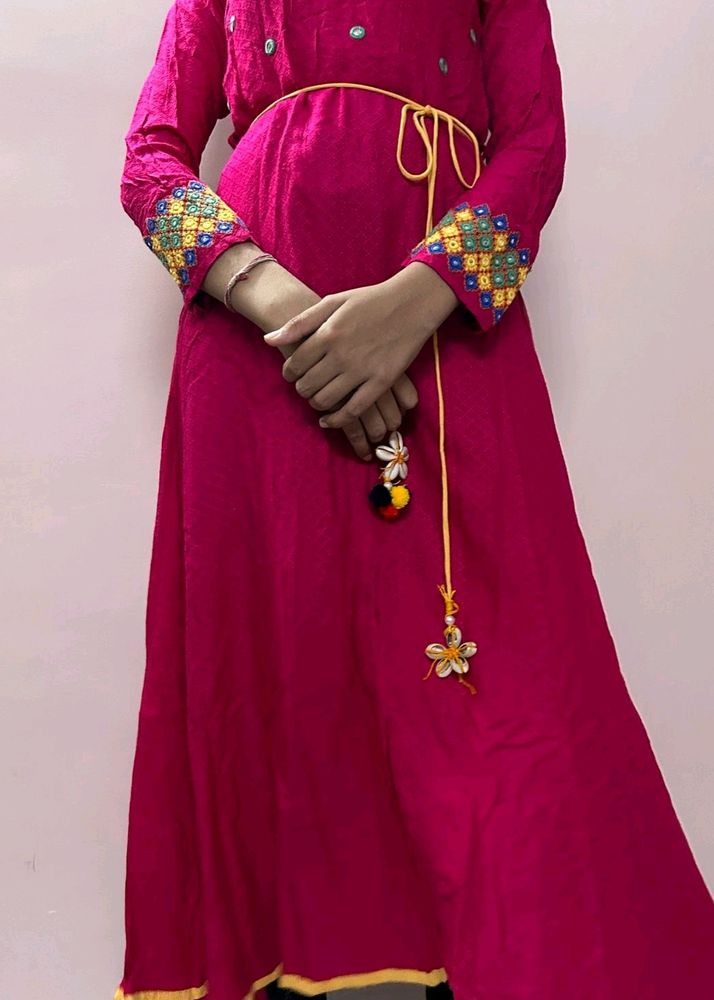 Magenta Long Suit Full Sleeves With Shell Belt