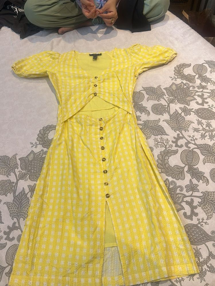 Chic Yellow Gingham Button-Up Dress