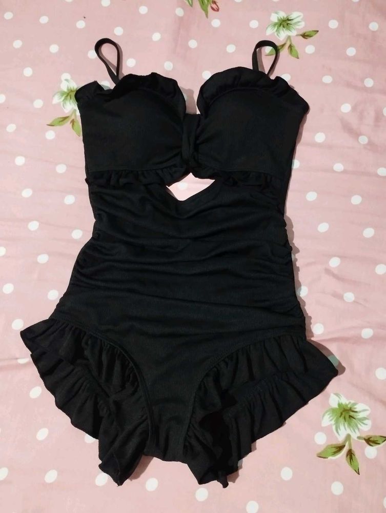 Chic Black Ruffled One-Piece Swimsuit
