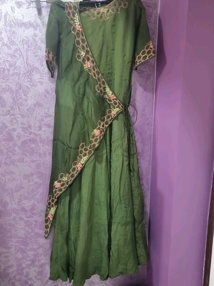 Beautiful Green Gown With Detachable Jacket