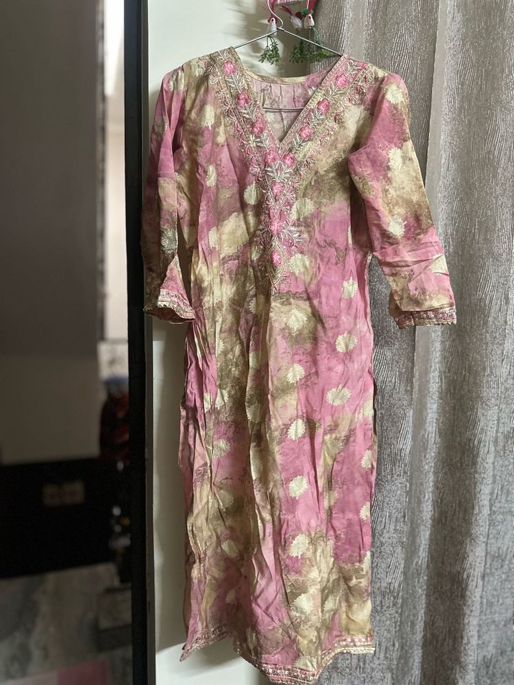 Pink &amp; Gold Embroidered Kurti
