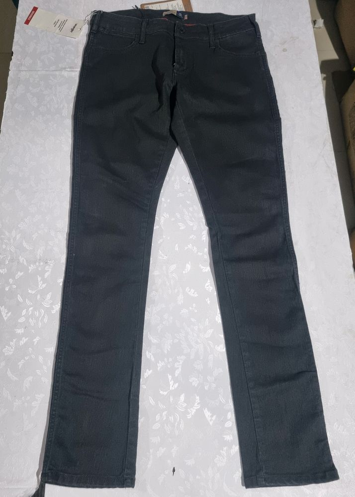 Trendy Men's Wrangler Jeans