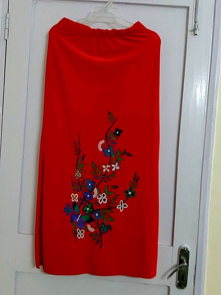 Long Knee Slit Skirt