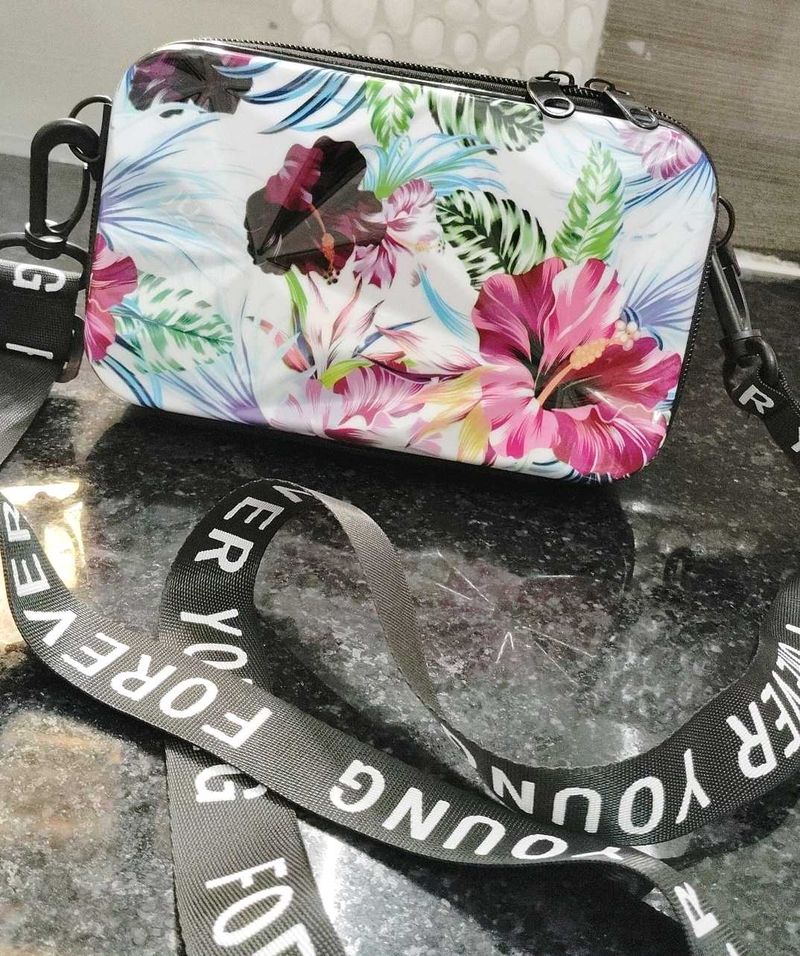 Aesthetic Clutches 🥰