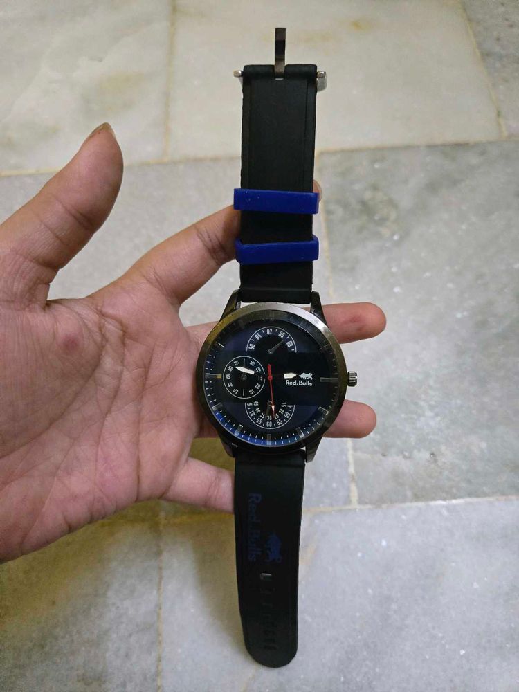 Stylish Red Bulls Watch