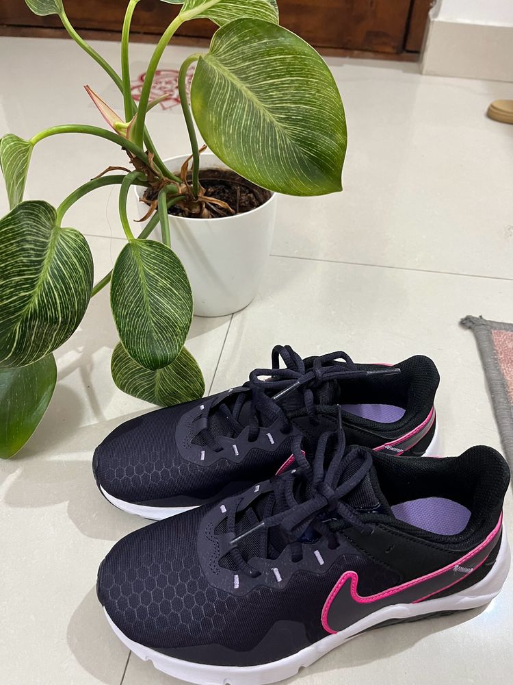 Nike Legend Essential Training Shoe