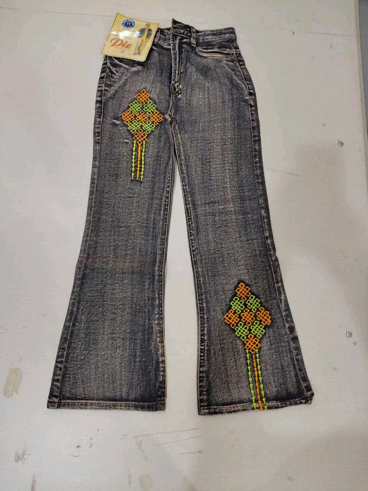 Y2K Neon Geometric Kite Embroidery