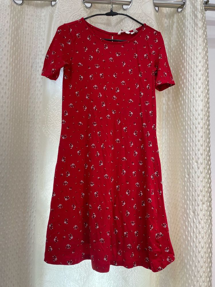 Chic Red Floral Print Mini Dress