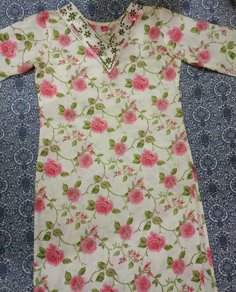 Elegant Floral Print Kurta with Embellished Neckli
