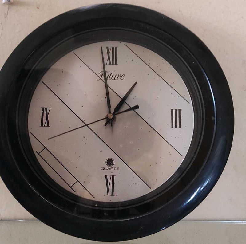 Vintage Quartz Wall Clock
