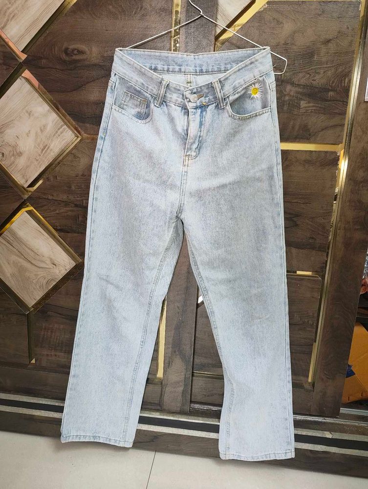 Light Wash Embroidered Mom Jeans