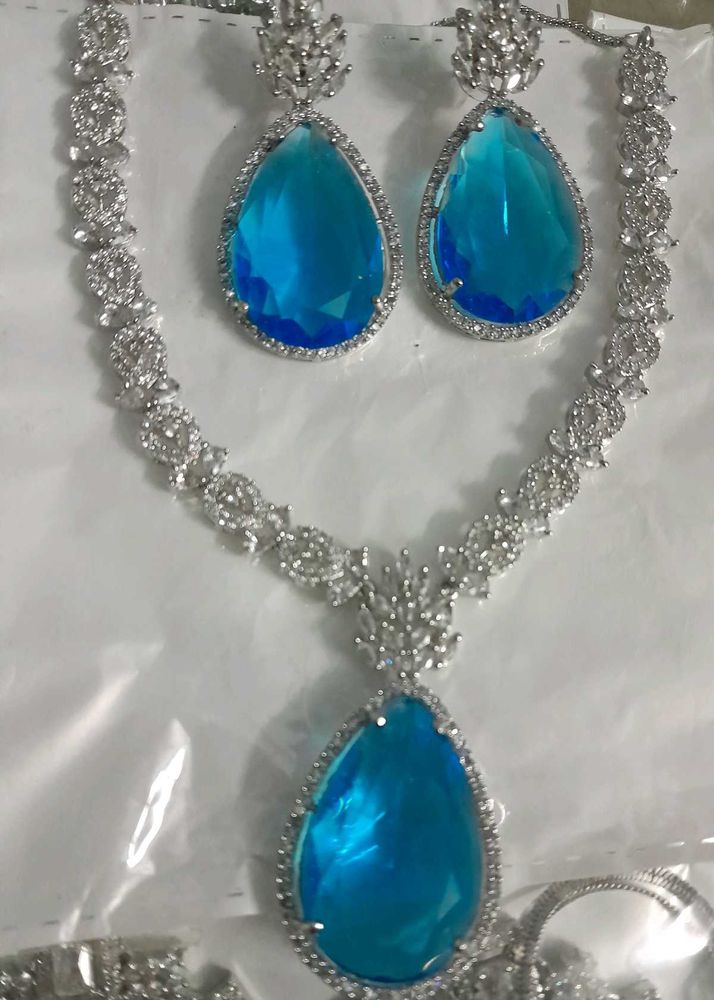 Stunning Blue Gemstone Jewellery Set