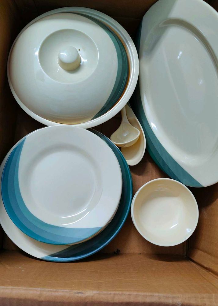 Brand New Premium Melamine Full Dinner Set – 22 Pc