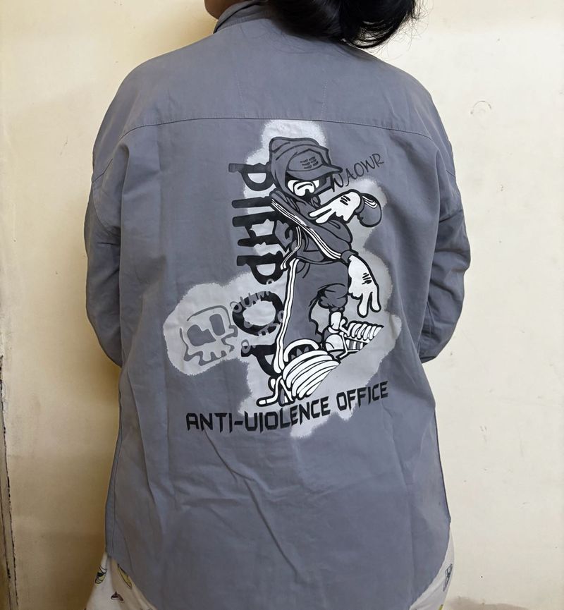 Oversized Grey Graphic Shirt😍