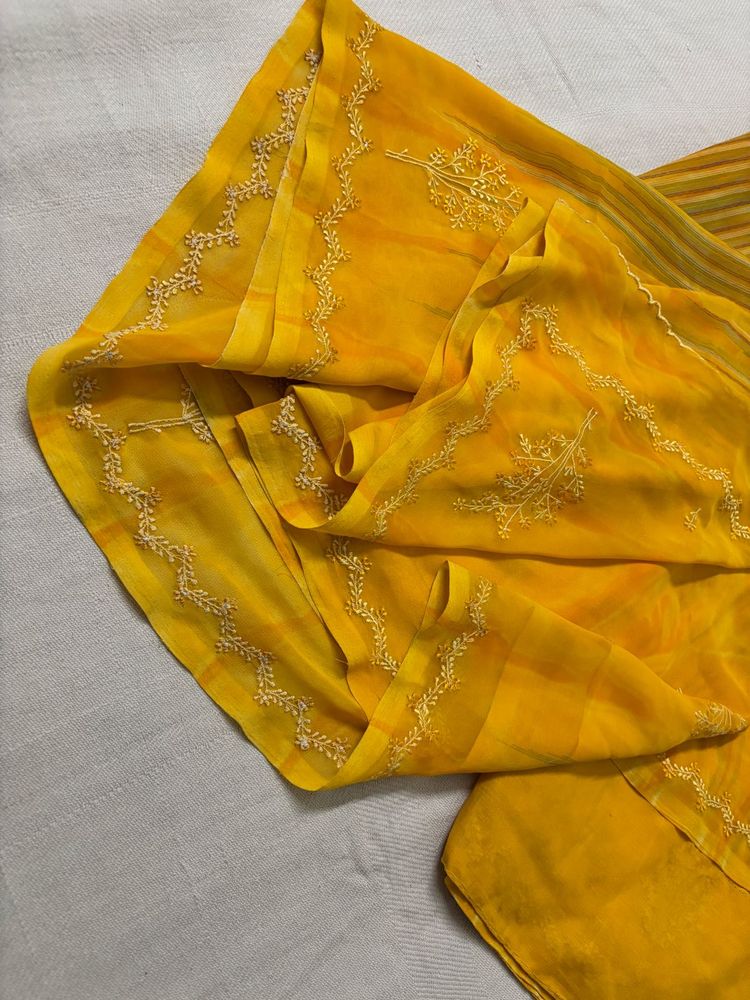 🆕Yellow Embroidered Unused Saree