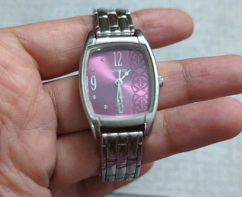 Sonata Quartz Watch