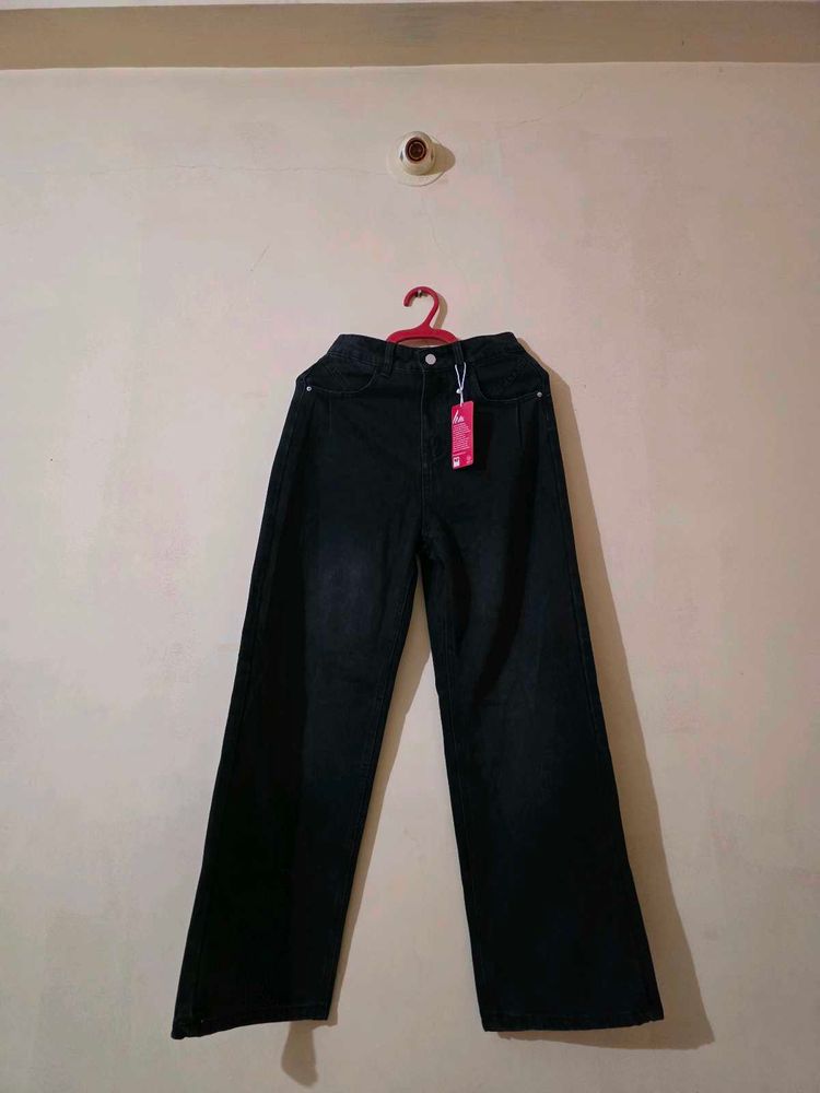 combo black jeans and gray top