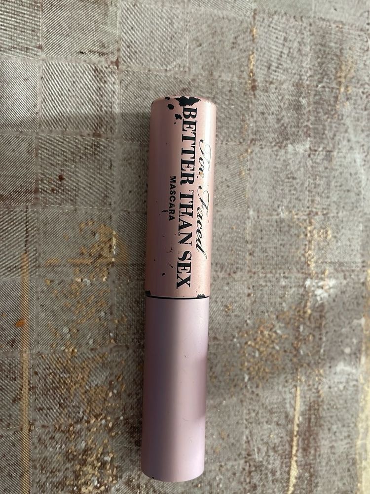 mascara
