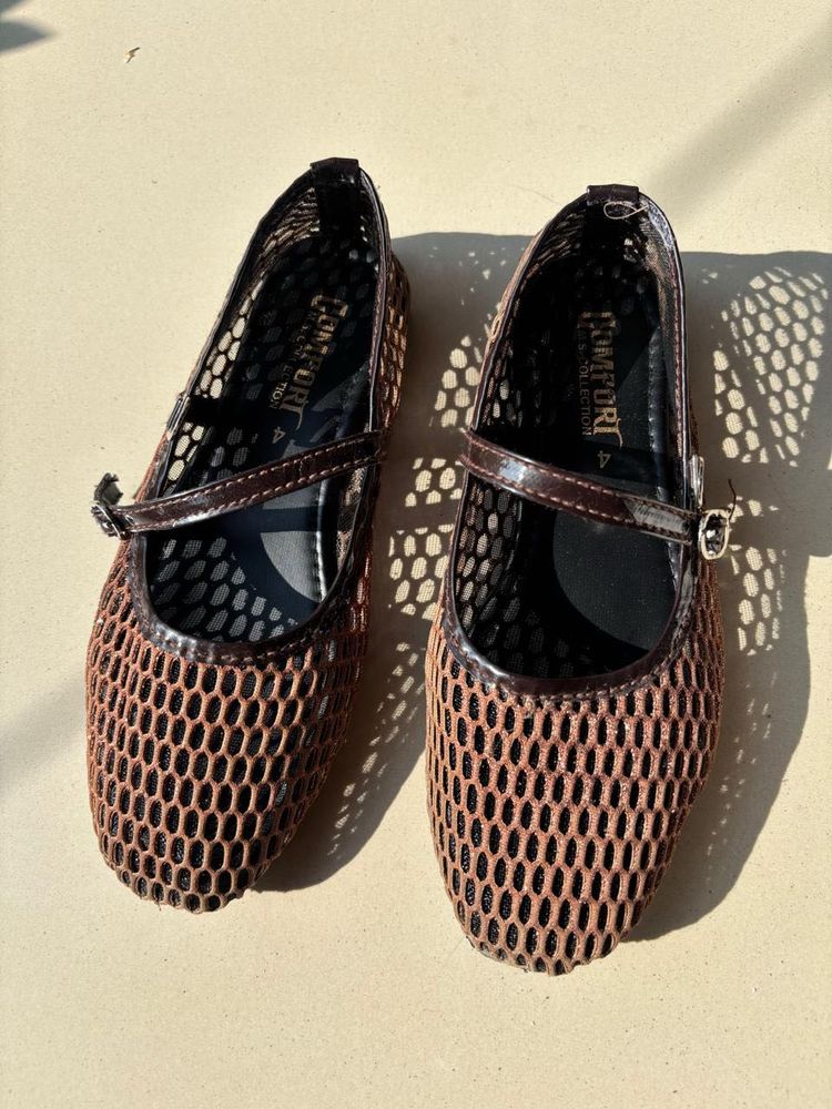 Mesh Ballet Flats with Strap