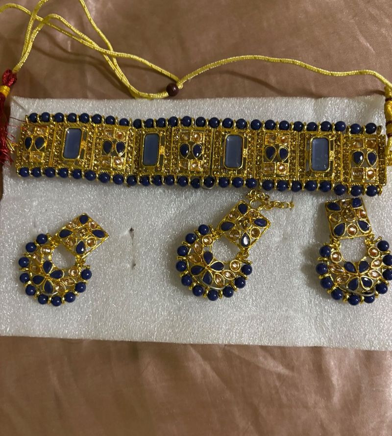 Blue jewellery set
