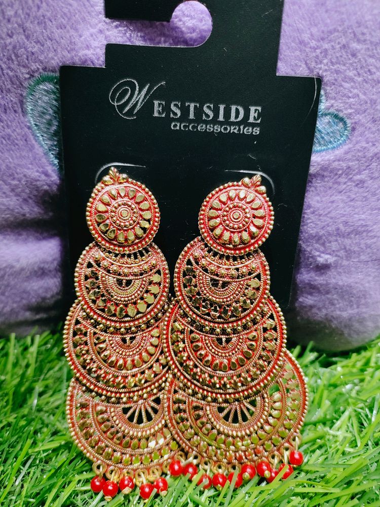 Red Circle Four Floor Earings