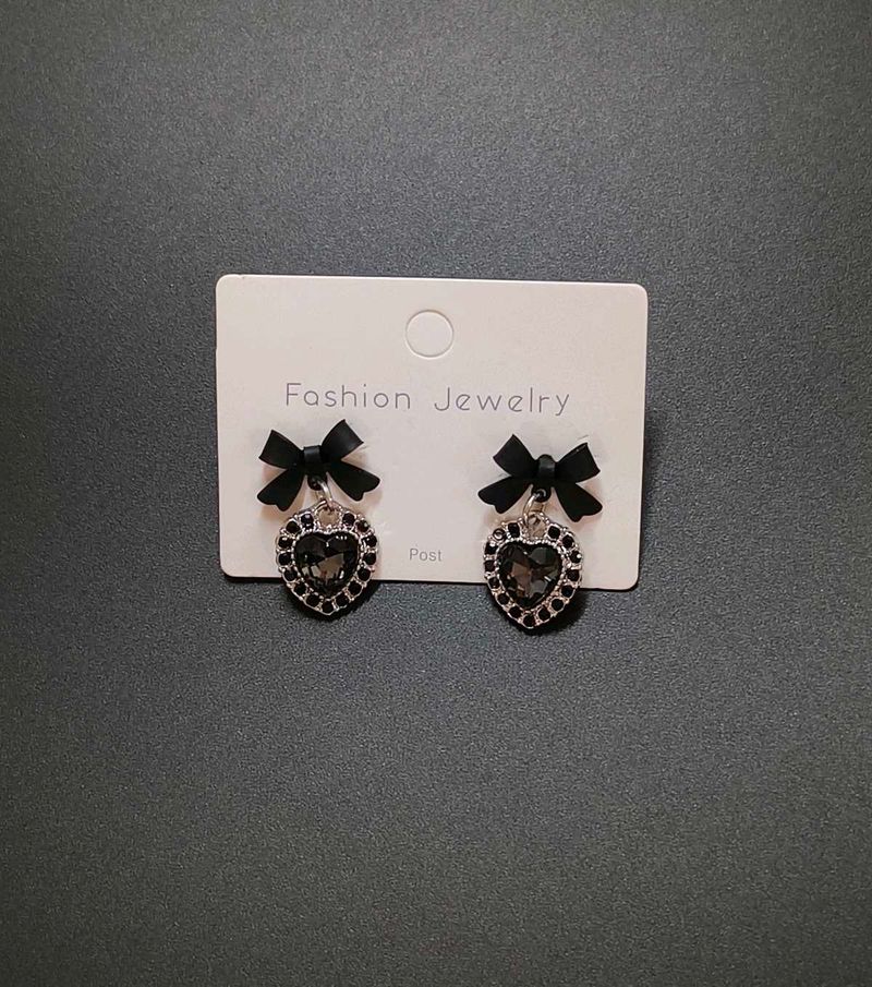 Charming Heart Bow Earrings