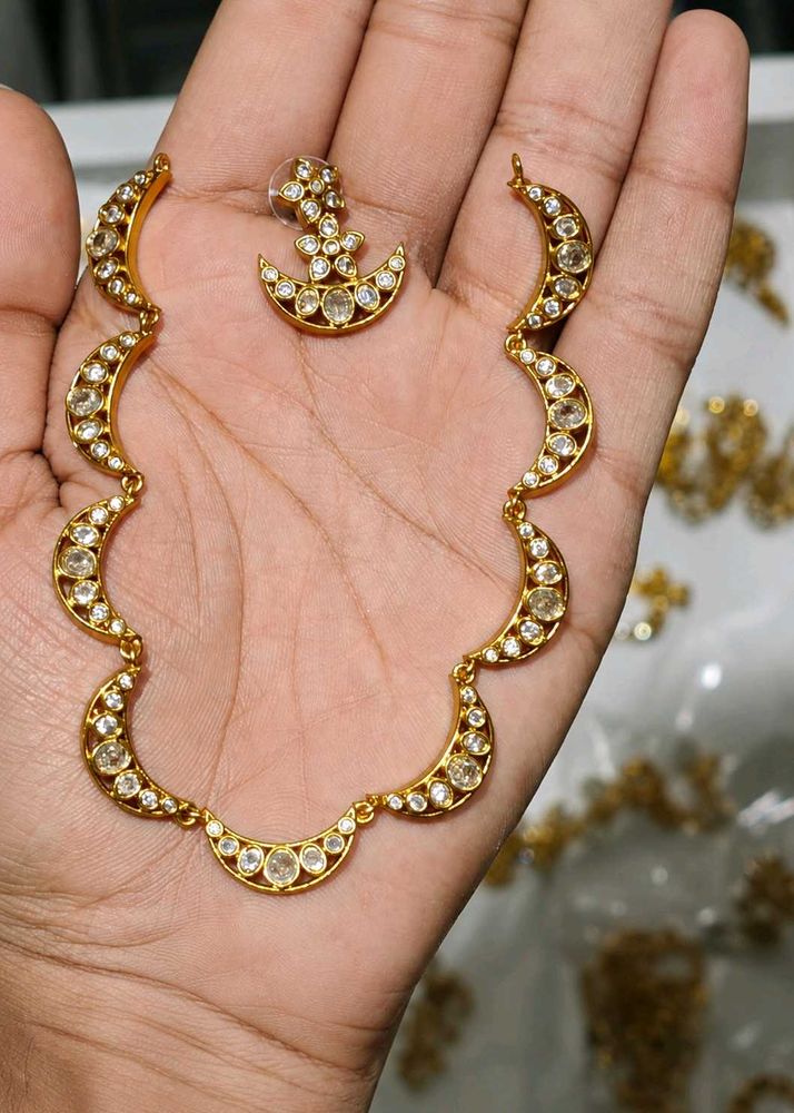 Moon Shape Necklace 😍😍😍