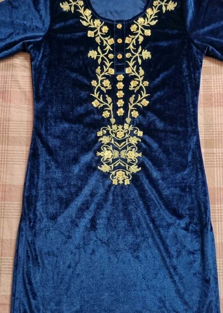 Embroidered Blue Velvet Kurta