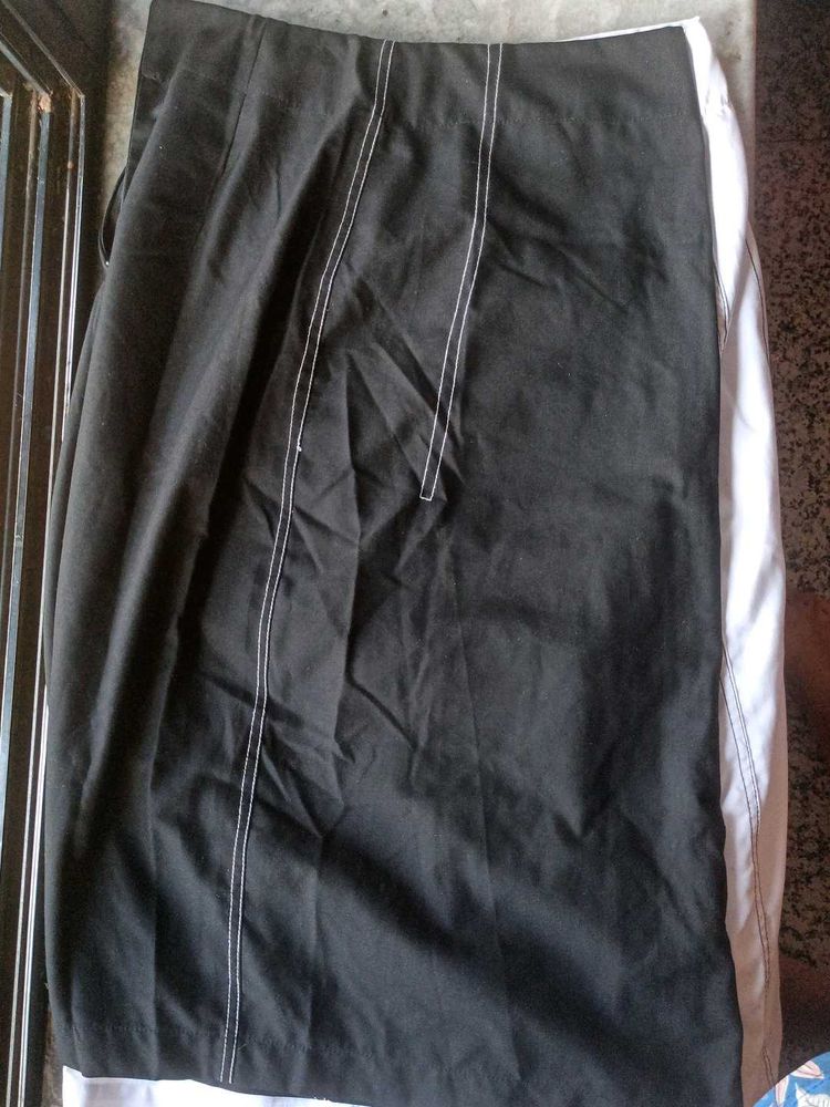2 skirts Tolkyo Talkies Combo - Black + White