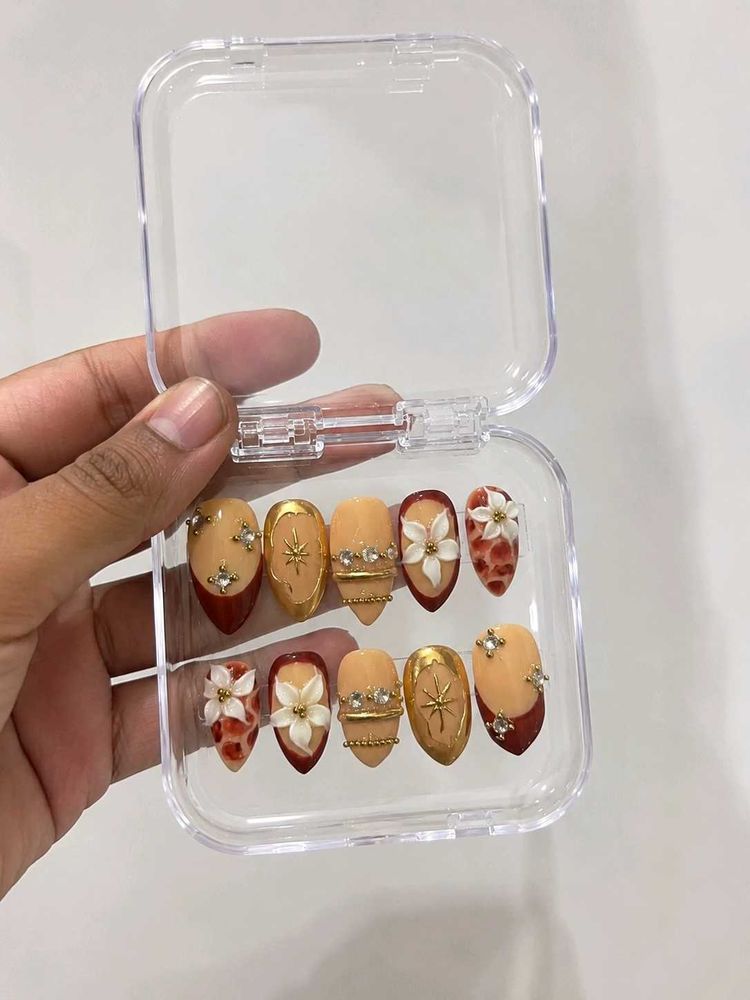 Designer Press-On Nails Set