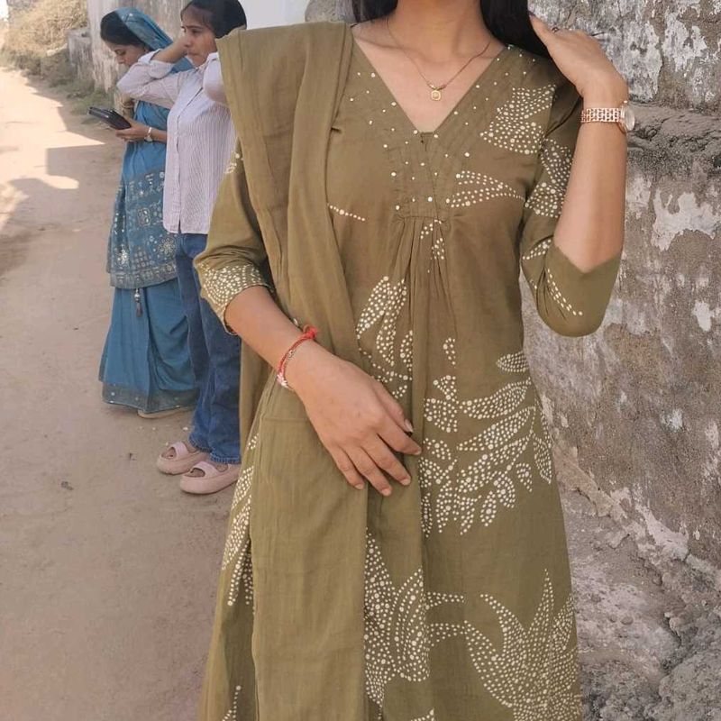 Stylish Olive Green Kurta Set with Dupatta