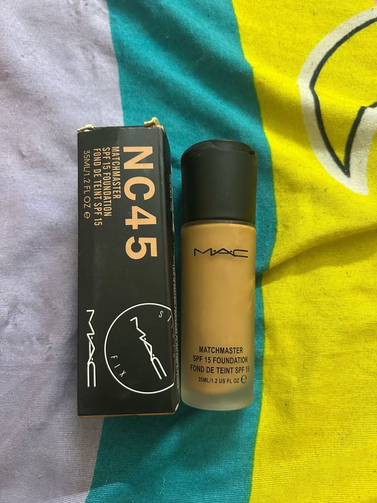MAC Matchmaster SPF 15 Foundation NC45
