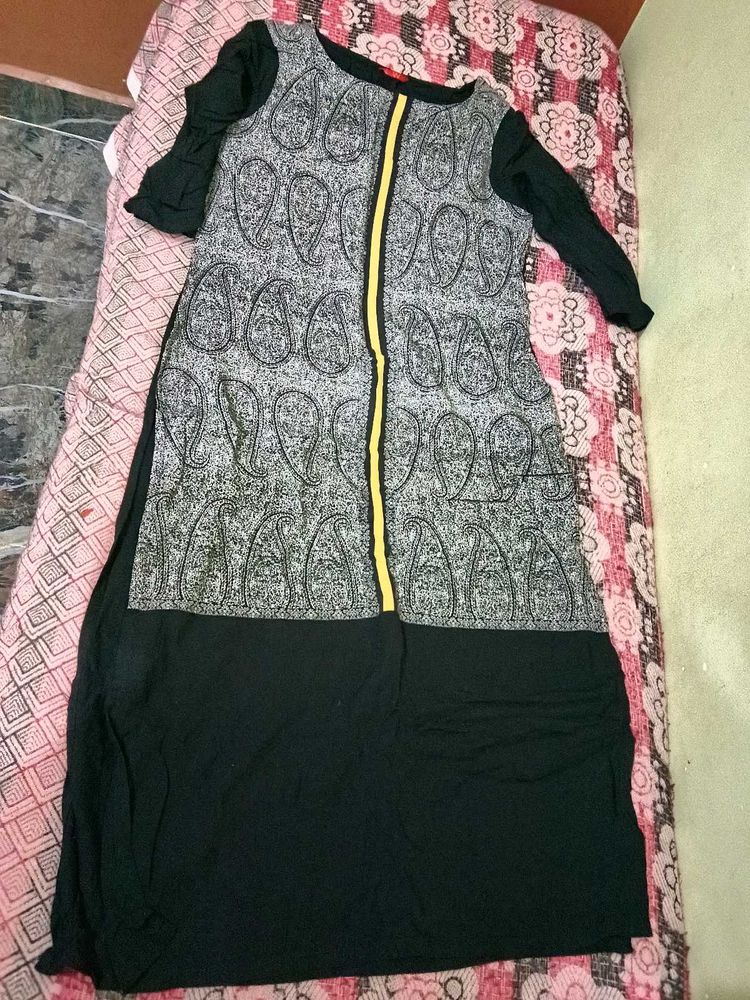 Stylish Black Paisley Print Kurta